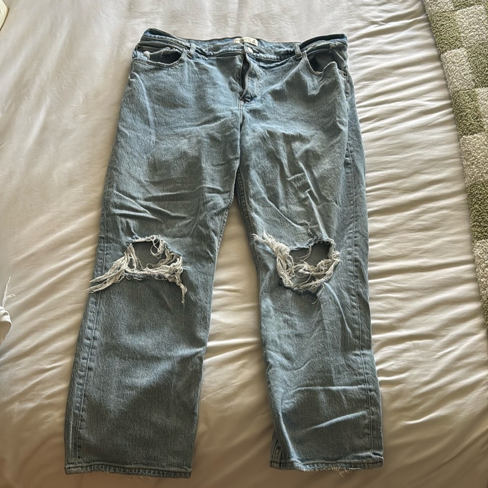 Abercrombie 90’s Straight Ultra High Rise